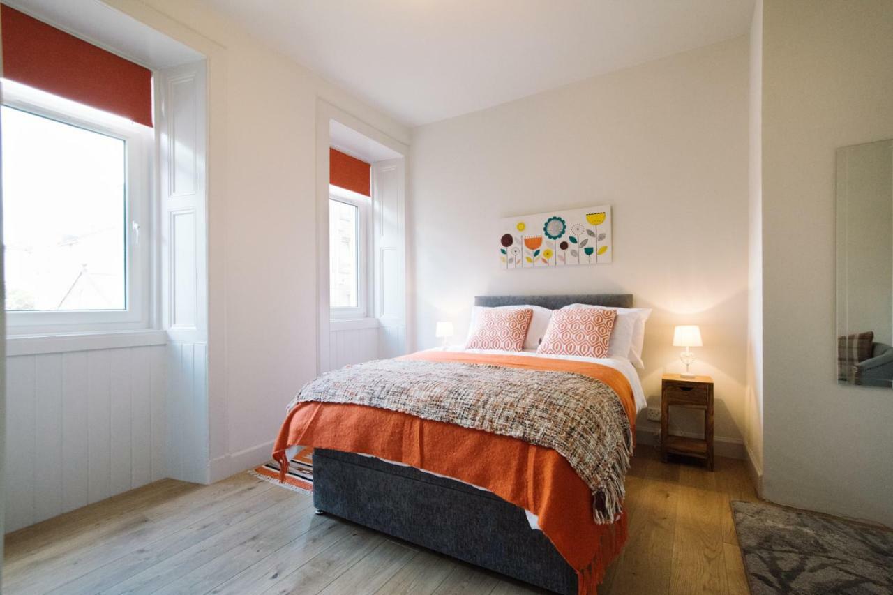 Beautiful City Centre Apartment - Holyrood Park エディンバラ エクステリア 写真